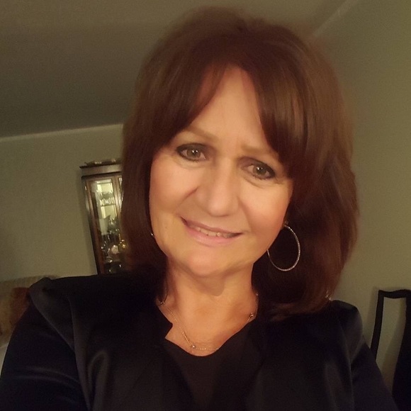 Meet your Posher, Elis - Picture 1 of 4